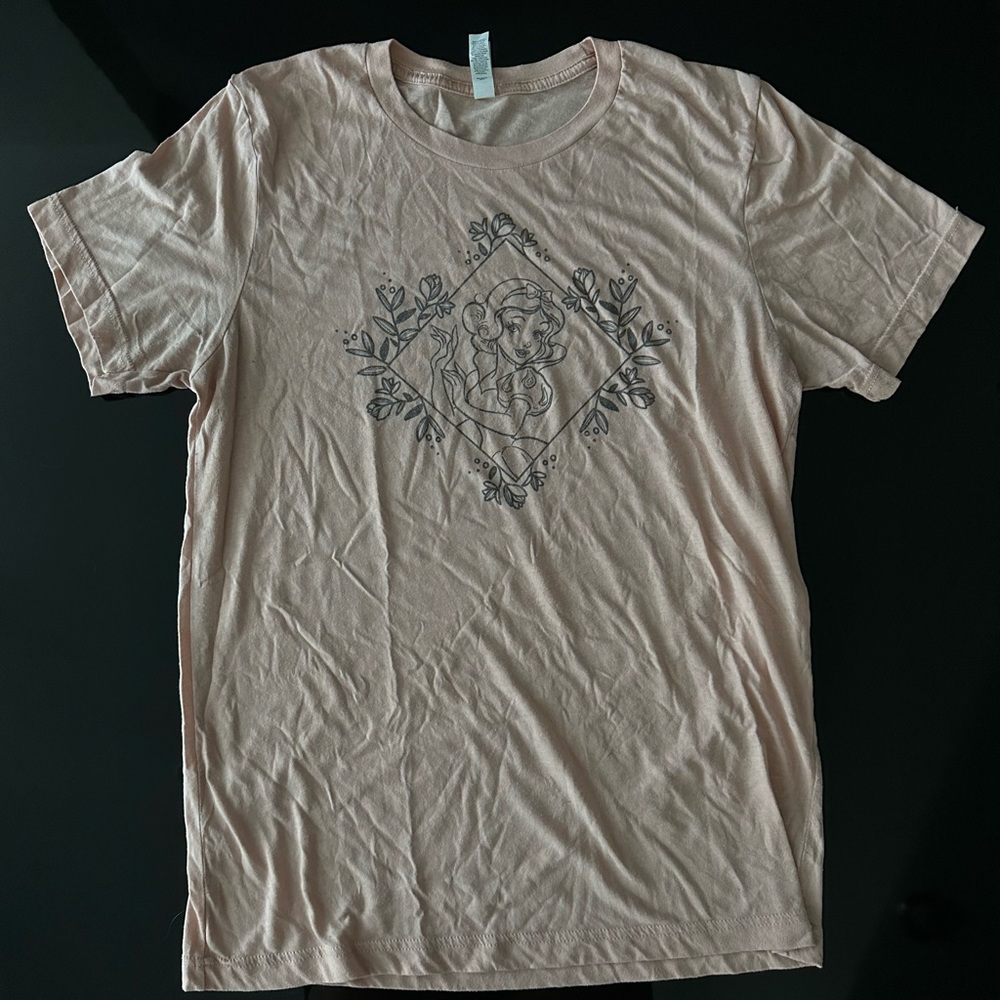 Show white t shirt for women